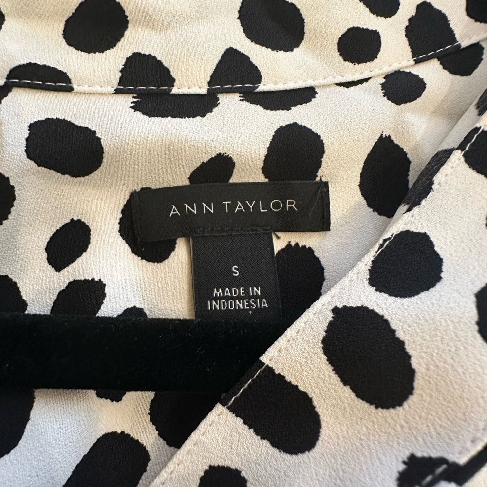 Ann Taylor black and white polkadot blouse